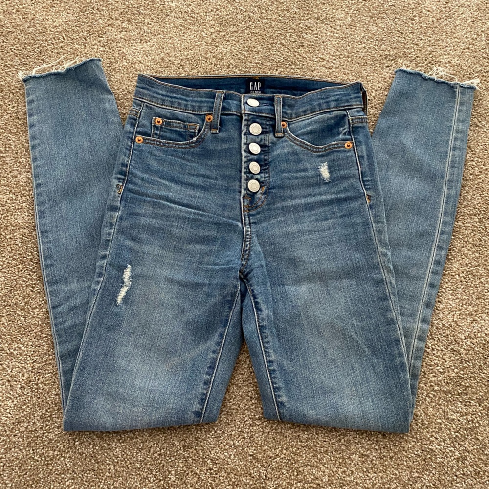 GAP Women's Skinny Jeans in Medium Blue Denim